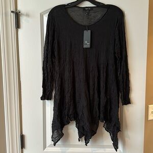 Comfy USA black tunic size smalll